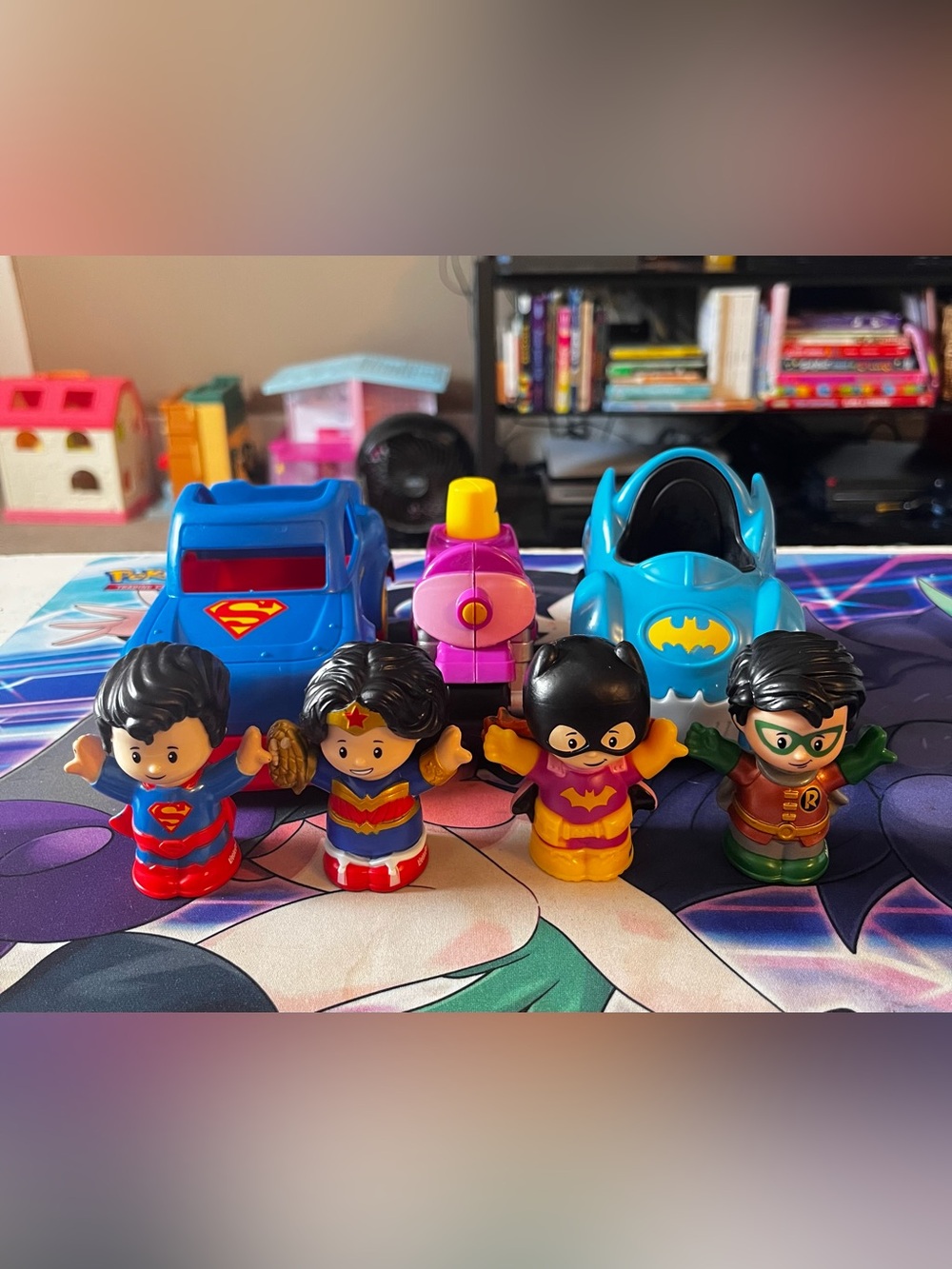 Fisher Price Little People DC Super Friends Lot